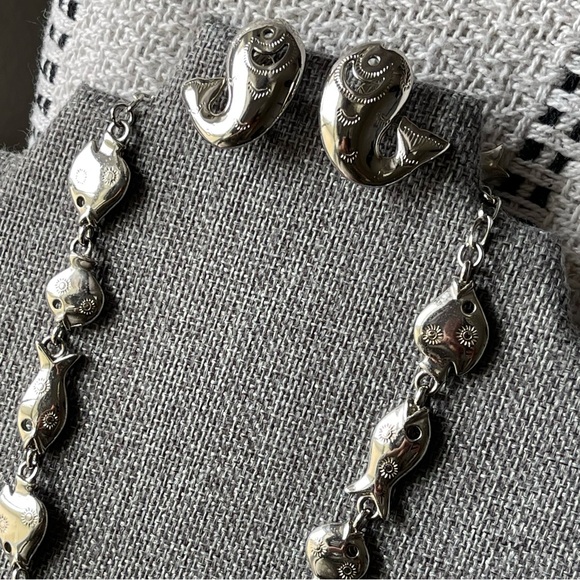 TRIFARI | Vintage | Silver Tone Fish Southern Theme Earrings Necklace Set 18" - Picture 8 of 12